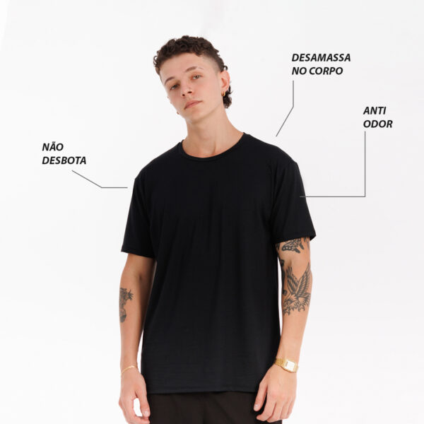 Camiseta Tech Preta Não desbota, Desamassa no corpo, Anti-Odor